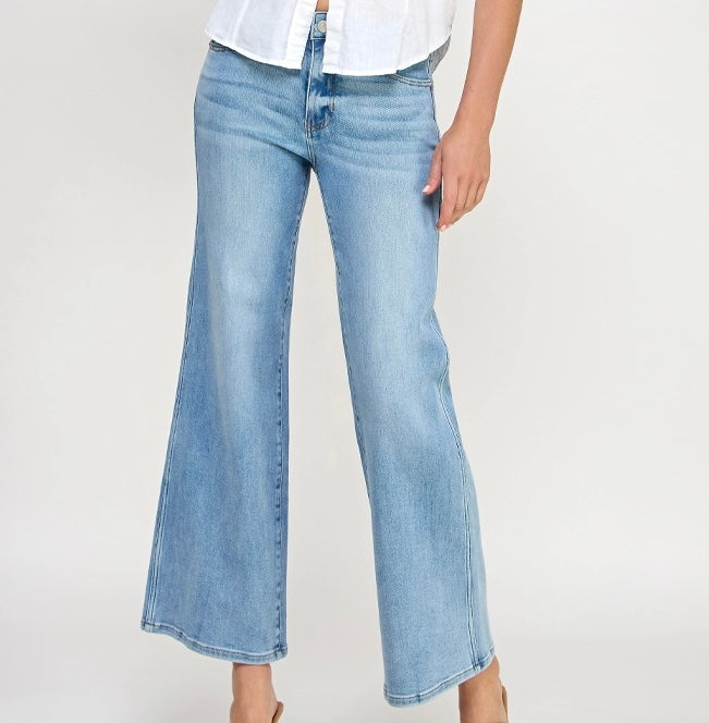 Mid Rise Relaxed Jeans