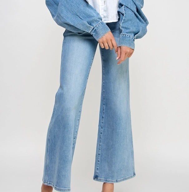 Mid Rise Relaxed Jeans